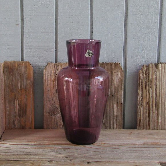 Fenton Glass Amethyst Purple Sand Carved Etched Iris Vase - Picture 6 of 7